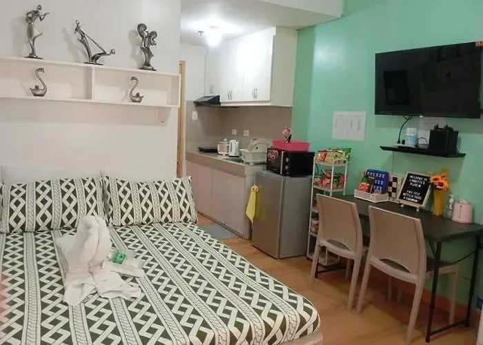 Trees Residences Lynnette's Place Hotel